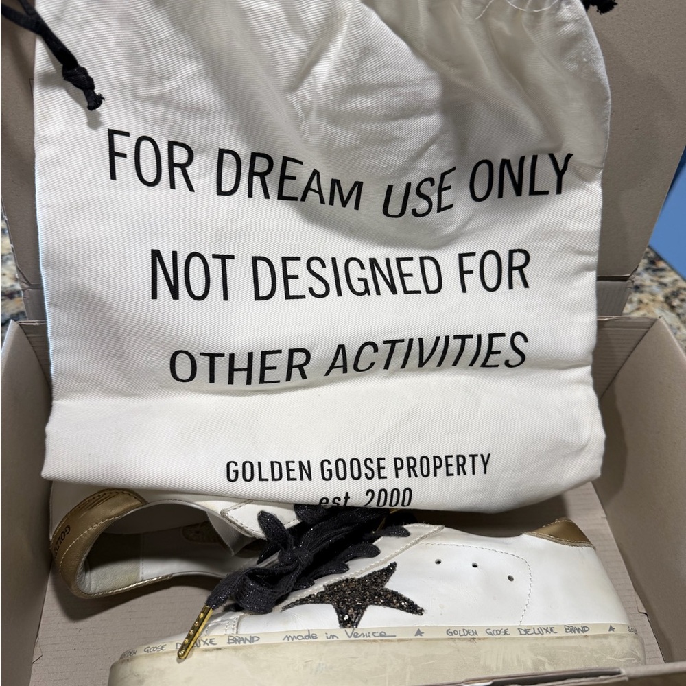 Golden Goose Women's Cream and Gold Sneakers with Black Star - Picture 4 of 4